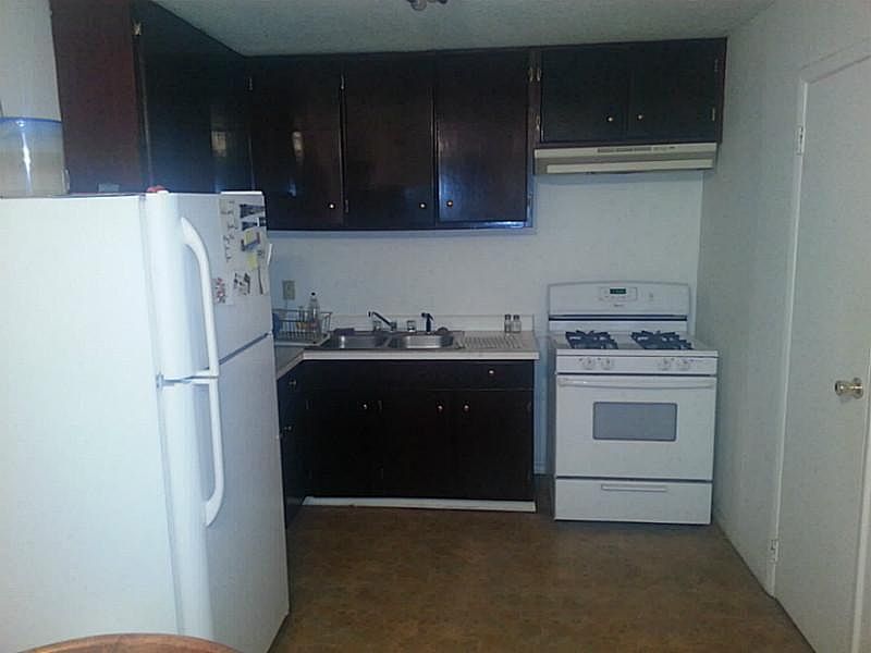 Kitchen, Microwave not pictured