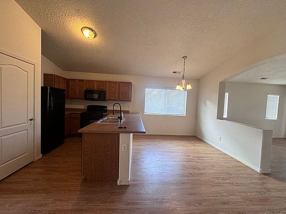 5th image of 801 Prairie Sage Ct SW
