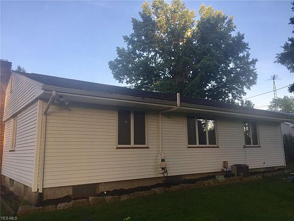 3rd image of 60 Lakeview Dr