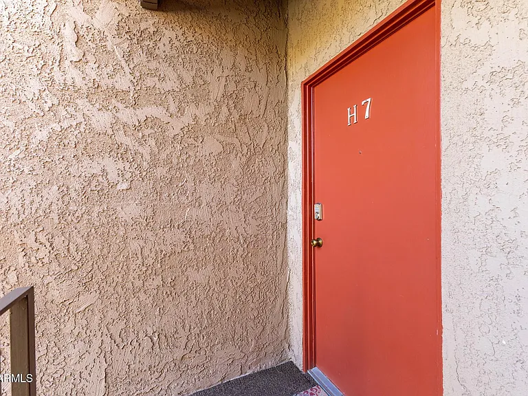 5525 E Thomas Rd #H7 — Photo 3