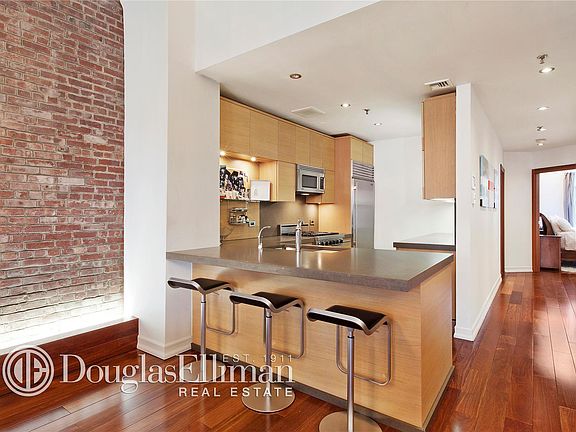 5th image of 150 Chambers St APT 5E