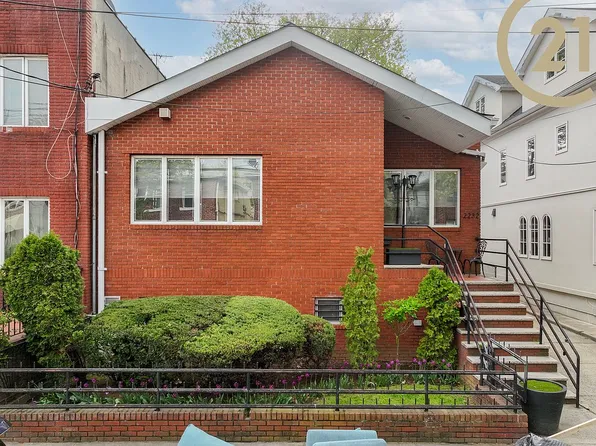2232 E 4th St, Brooklyn, NY 11223