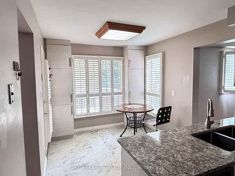 331 Green Ln — Photo 12