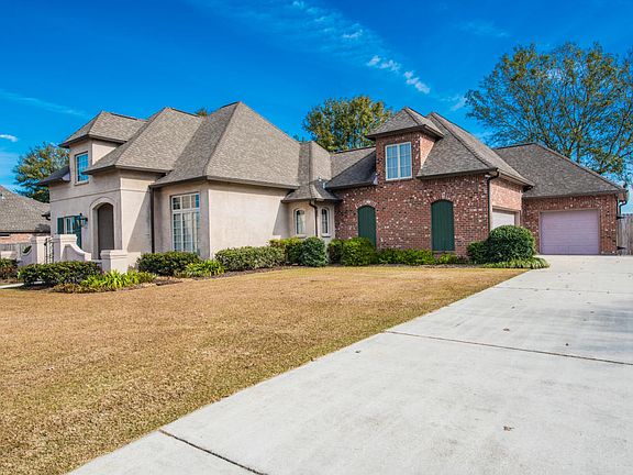 3rd image of 212 Hundred Oaks Dr