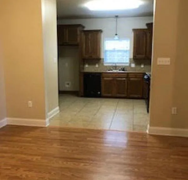 25445 Black Lake Ave — Photo 6