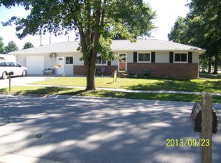 801 Starview Ln, Lincoln, NE 68512