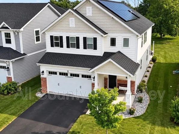 5 Potter Ct, Hawthorn Woods, IL 60047