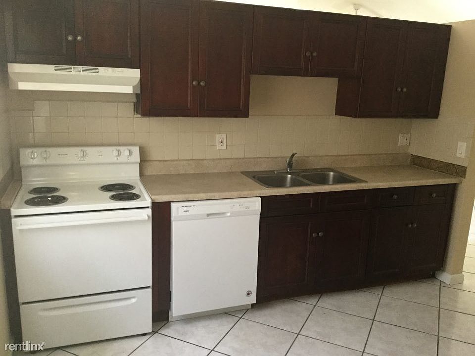 40110201_1200 SW 75th Ave_North Lauderdale_FL_2017-2