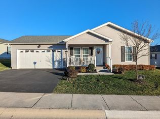 11 Dawn Dr, Douglassville, PA 19518
