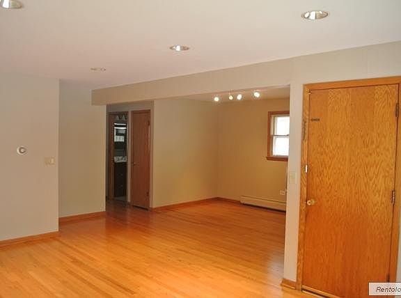 4th image of 4912 W Berteau Ave #1