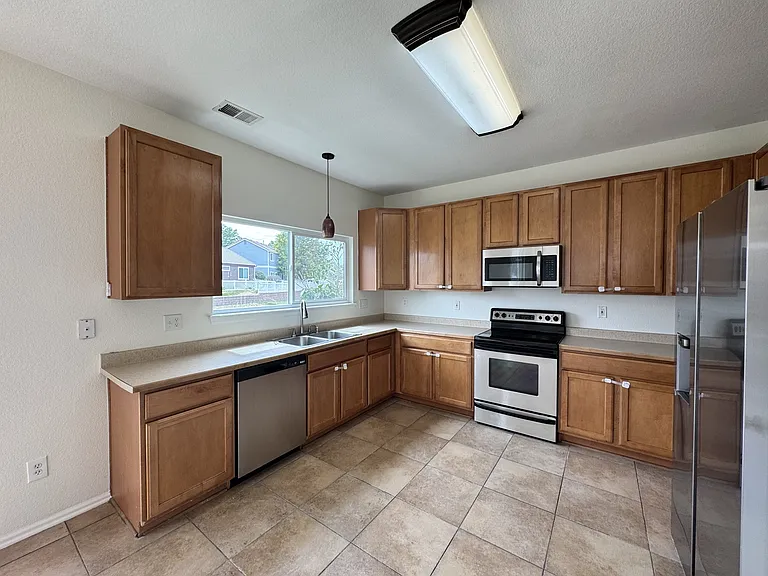 2444 E 127th Pl — Photo 7