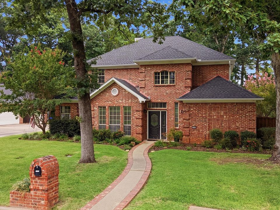 1st image of 1111 Heather Ln