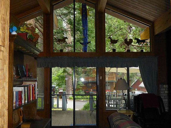 4th image of 1535 Tahoe Park Ave