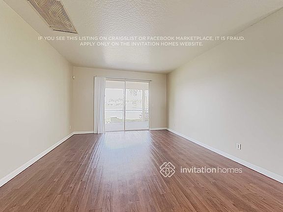 3rd image of 4926 Buttonwood Dr