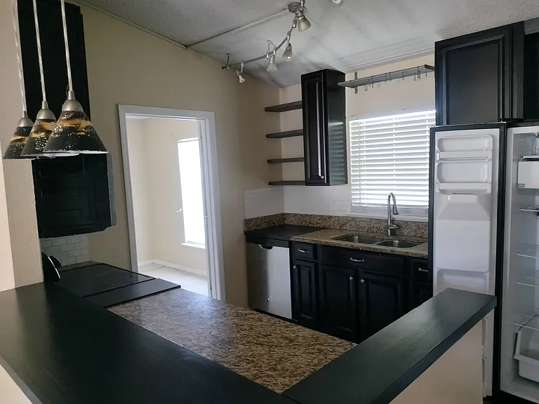 631 Llama Dr — Photo 2