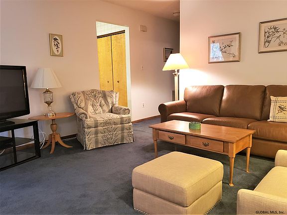 4th image of 1001 Greenwich Dr