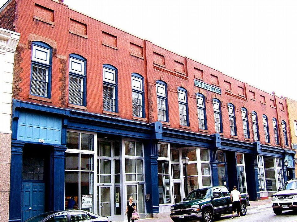 1st image of 133 N Sycamore St APT 15