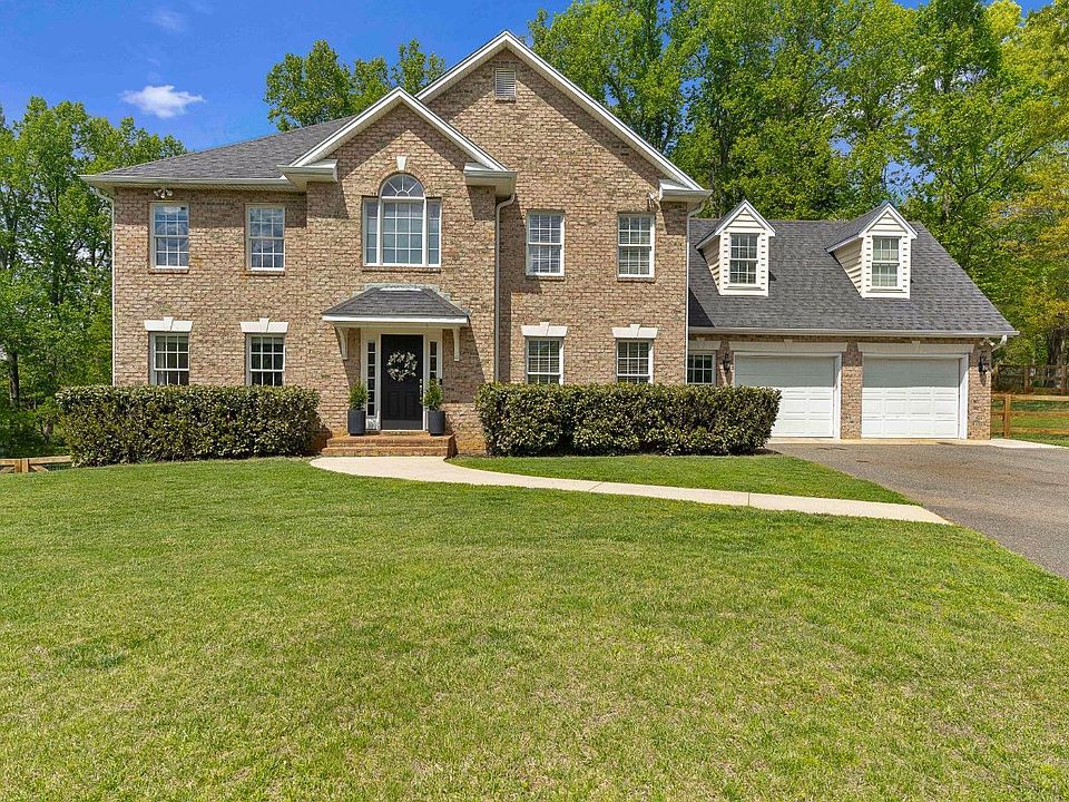 1st image of 548 Lady Slipper Ln