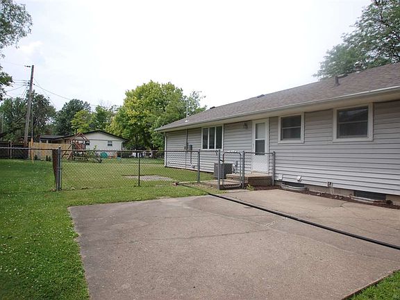 3rd image of 5914 N Rosemead Dr