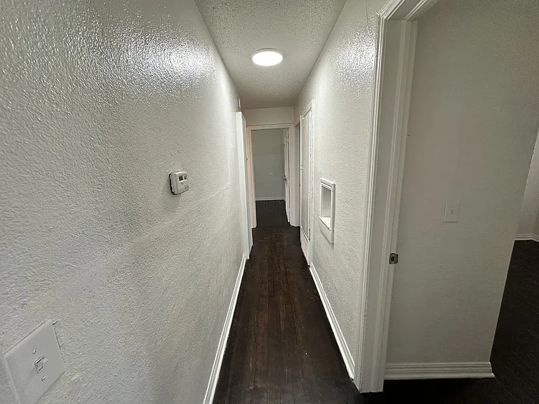 2300 Granada Blvd — Photo 4