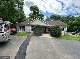 2 Whiting Ave, Boyce, VA 22620