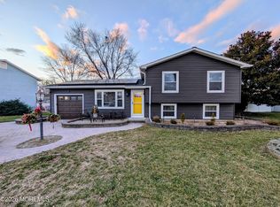 956 Green Hill Boulevard, Toms River, NJ 08753