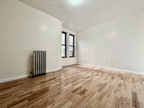 541 West 142nd Street image 1 of 15