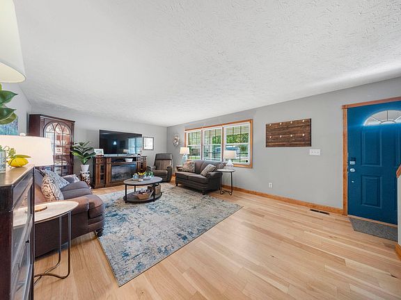 5th image of 108 New Hampshire Dr