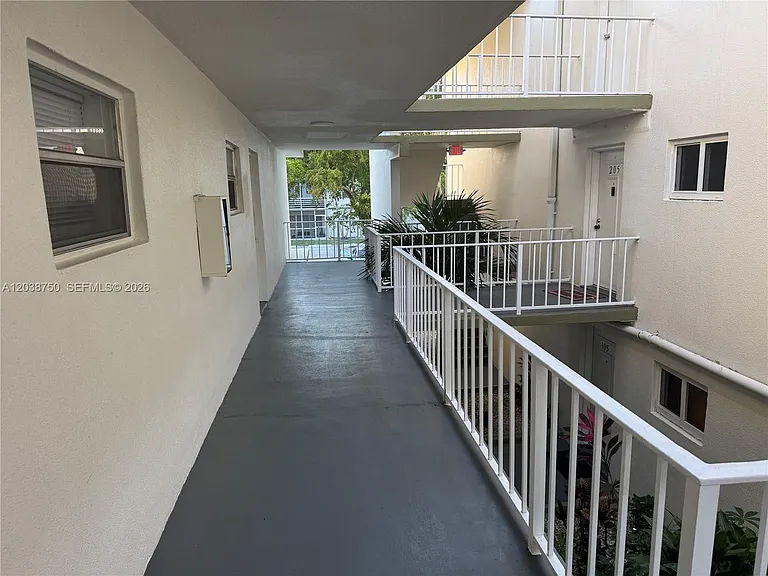 4235 N University Dr #202 — Photo 35