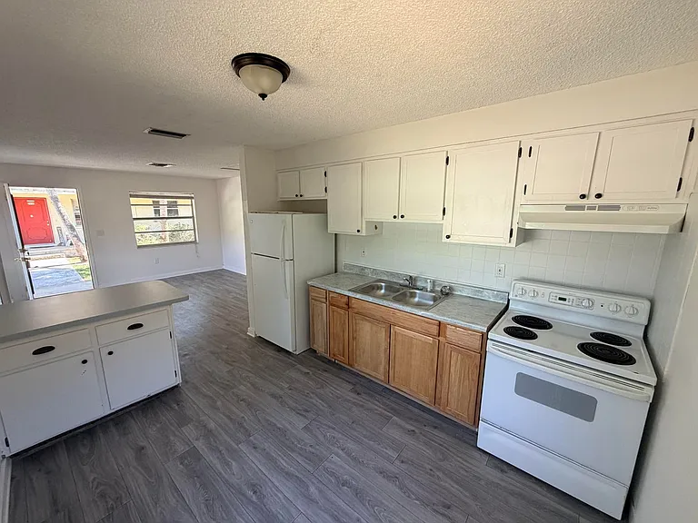 7434 Chapel Ave — Photo 7