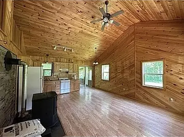 3195 State Rd, Mapleton, ME 04757