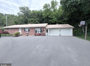 620 S Suedberg Rd, Pine Grove, PA 17963