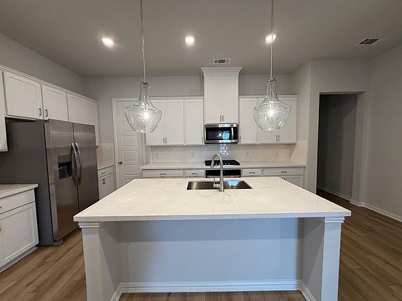 5th image of 8479 Challenger Ln