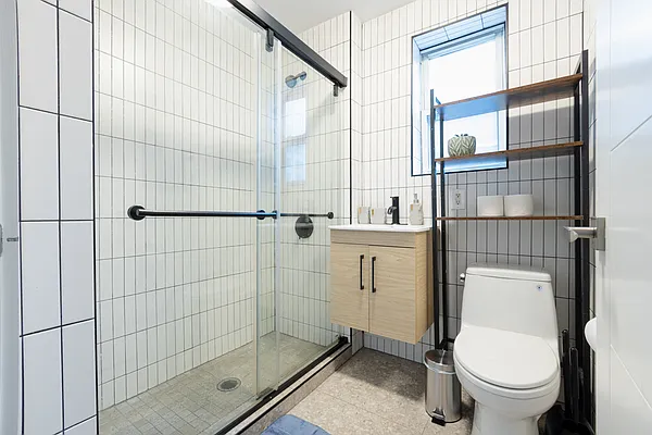 Rented by Finest Furnished LLC | media 30