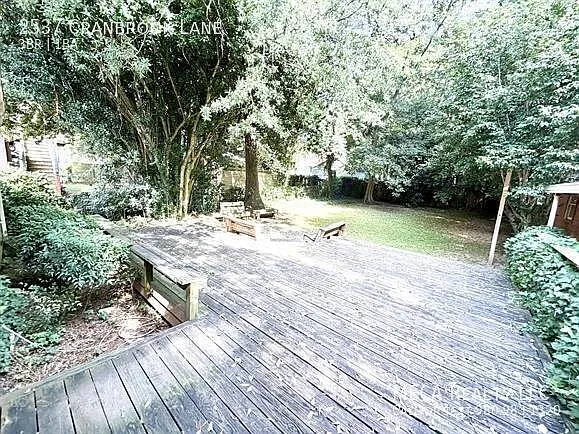 2537 Cranbrook Lane — Photo 3