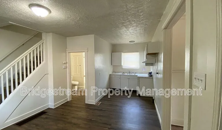14 Nassau St — Photo 5