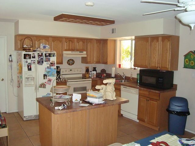 2nd image of 1915 W Eugie Ave