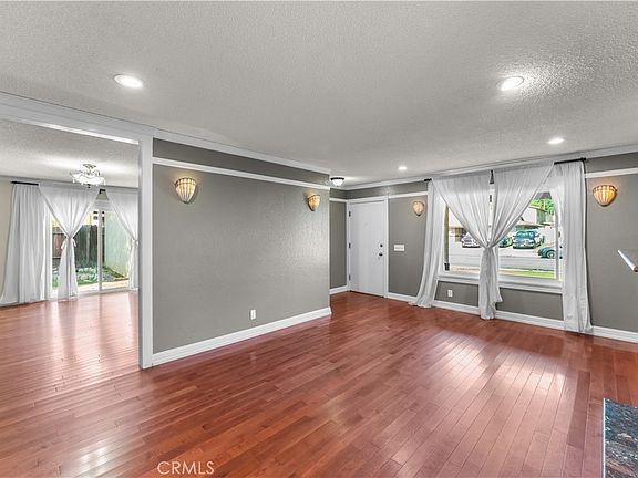 5th image of 1368 N Balboa Ave
