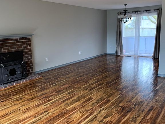 5th image of 9822 Coral Dr SW