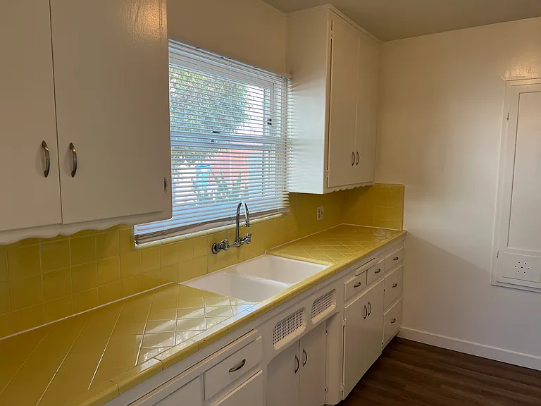 185 Ximeno Ave #C — Photo 9