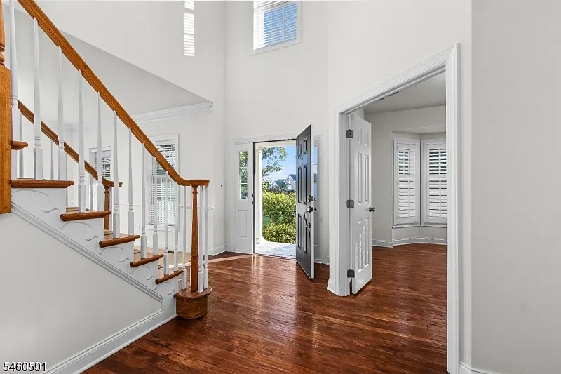 4 bed, 2.5 bath, $5,000 — Photo 3