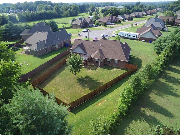 2nd image of 125 Baylee Ct