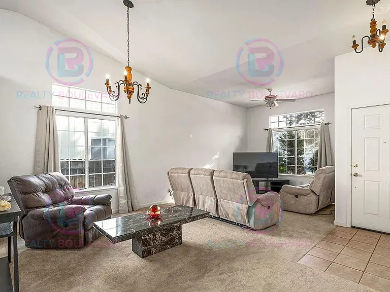 3059 Creekwood Dr — Photo 6