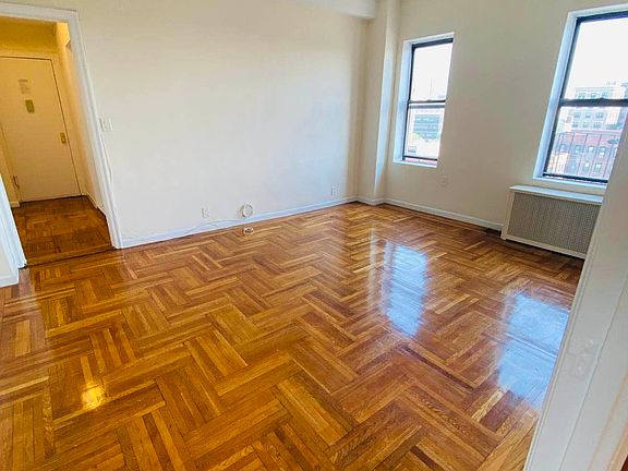 4th image of 128 Fort Washington Ave #10A