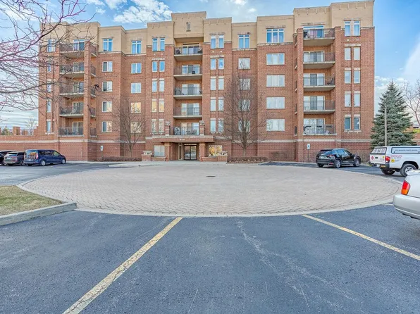 615 Perrie Dr APT 205, Elk Grove Village, IL 60007