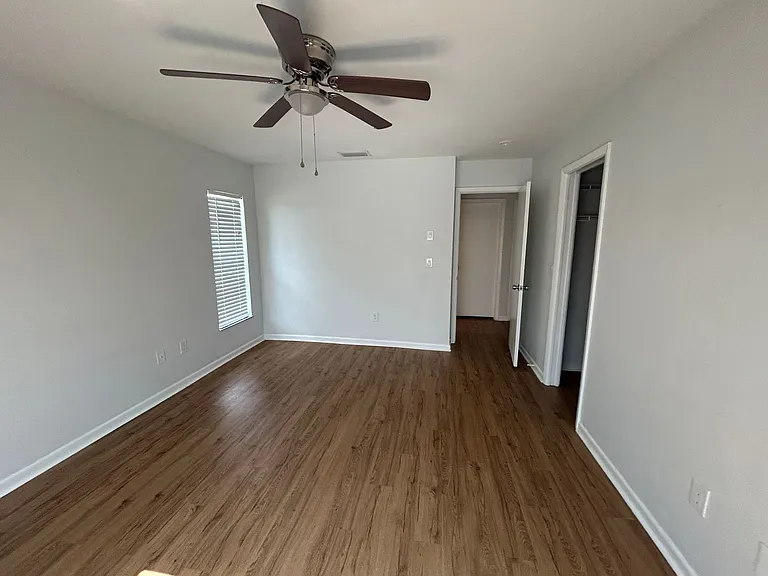 4712 SE 5th Pl — Photo 16