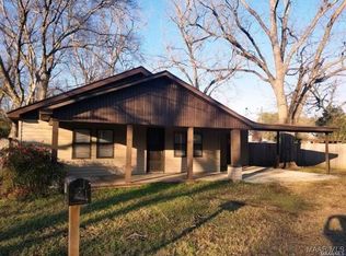 90 Market St, Elmore, AL 36025