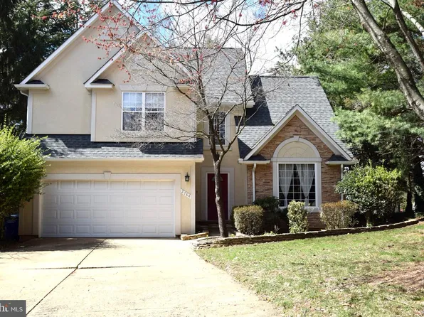 2784 Devonshire Garden Ct, Falls Church, VA 22042