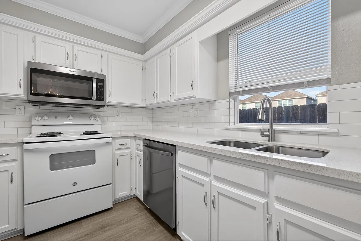 Building Photo - 1221 Cedar Post Ln #3B