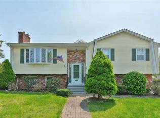 286 Chestnut St, Bristol, RI 02809
